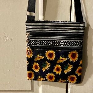 Women’s crossover handbags